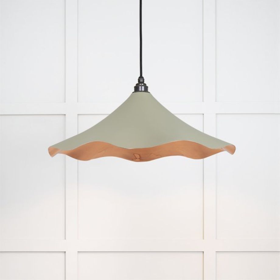 Smooth Copper Flora Pendant in Tump