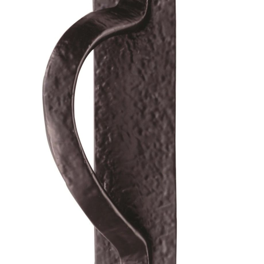 Offset Pull Handle on Backplate