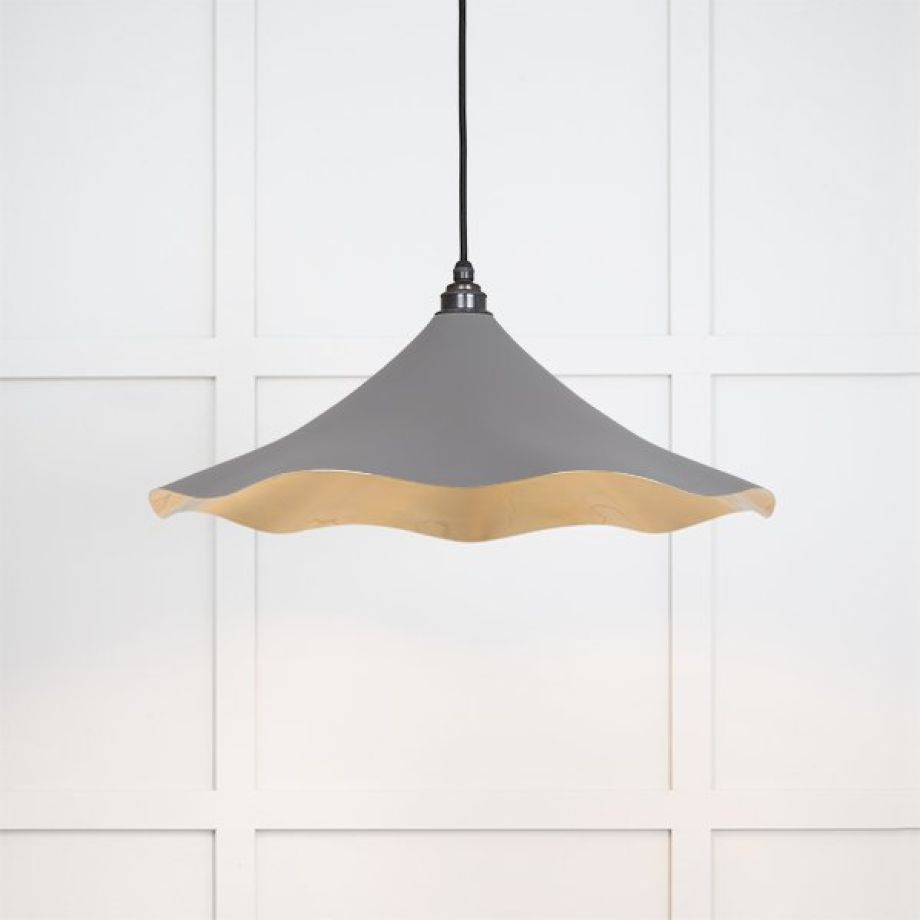 Smooth Brass Flora Pendant in Bluff