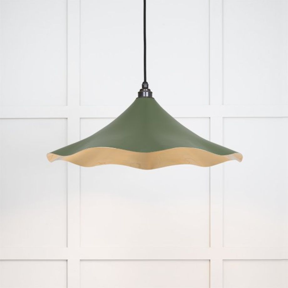 Smooth Brass Flora Pendant in Heath
