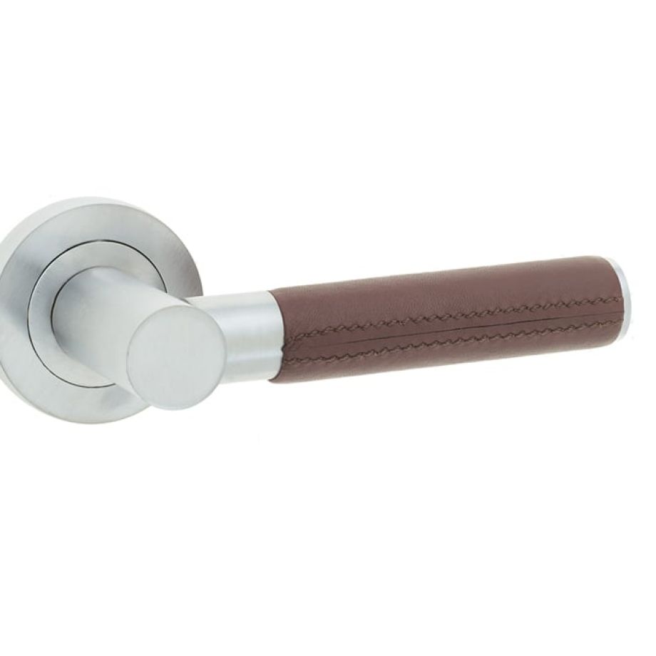 Jedo Natural Ascot Door Handles On Rose Brown Leather