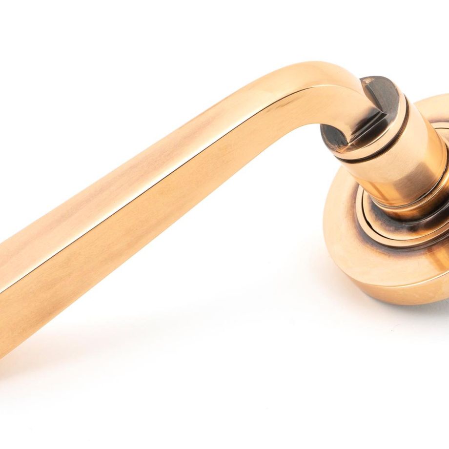 Avon Round Lever on Rose Set (Plain)