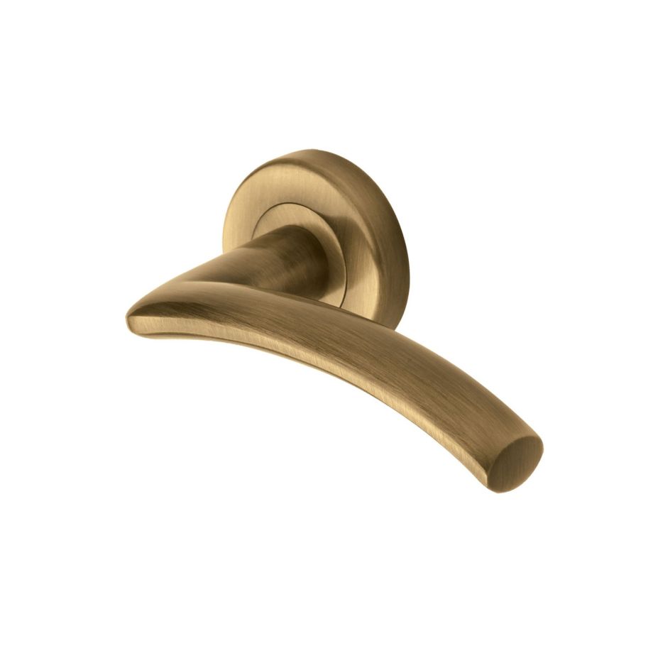 Heritage Brass - Centaur Door Handle on Round Rose