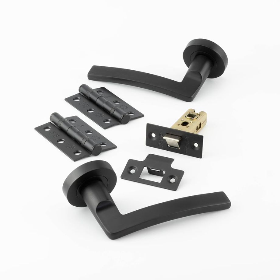 Nero Noir Door Handle On Rose