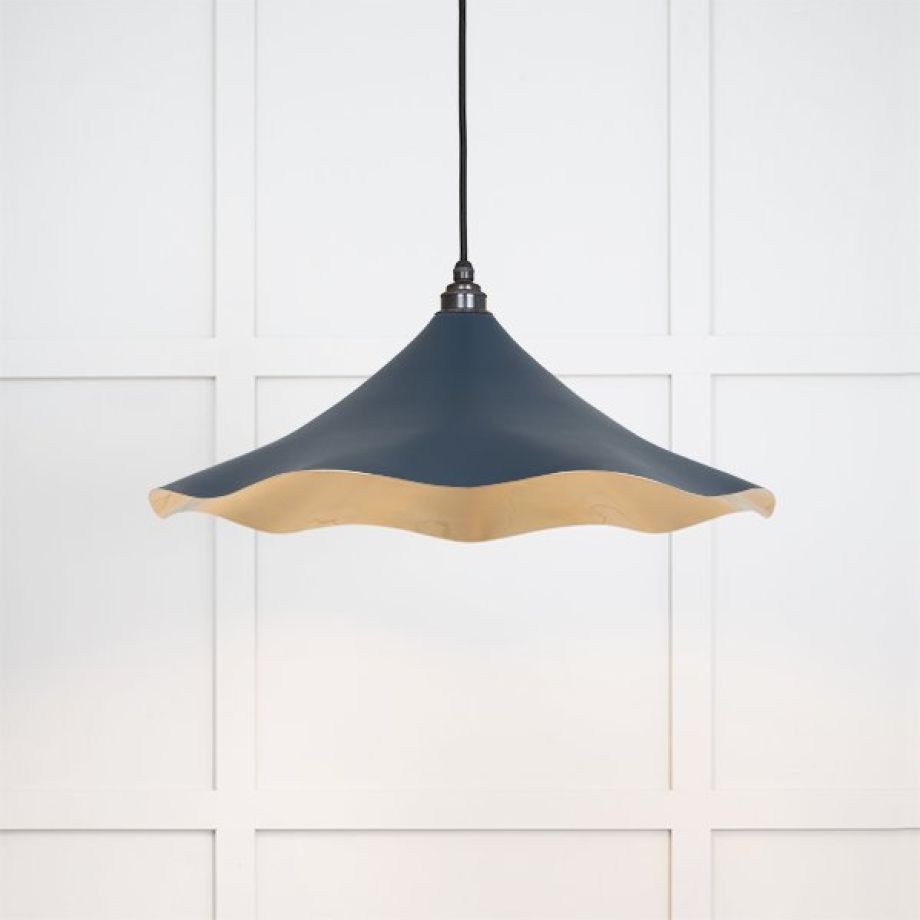 Smooth Brass Flora Pendant in Dusk