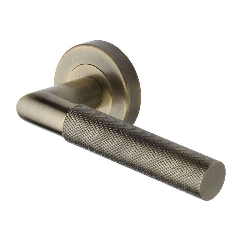 Heritage Brass - Bauhaus Mitre Knurled Door Handle on Round Rose