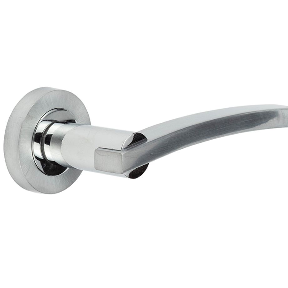 Jedo Dual Range Modena Door Handles On Rose