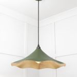 Smooth Brass Flora Pendant in Heath