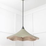 Smooth Nickel Flora Pendant in Tump