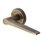 Heritage Brass - Gio Door Handle on Round Rose