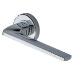 Heritage Brass - Metro Angled Door Handle on Round Rose