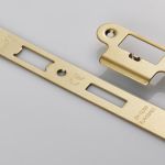 Forend Strike & Fixing Pack To Suit Din Latch