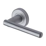 Heritage Brass - Challenger Door Handle on Round Rose