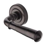 Heritage Brass - Colonial Reeded Door Handle on Round Rose