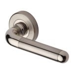 Heritage Brass - Vienna Door Handle on Round Rose