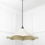 Smooth Brass Flora Pendant in Teasel