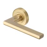 Heritage Brass - Trident Door Handle on Round Rose