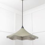 Smooth Nickel Flora Pendant in Tump