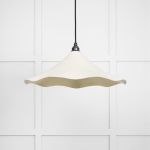 Smooth Brass Flora Pendant in Teasel