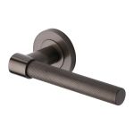 Heritage Brass - Phoenix Knurled Door Handle on Round Rose