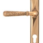 Anvil Hammered Newbury Lever on Rose Set (Plain)