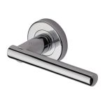Heritage Brass - Challenger Door Handle on Round Rose