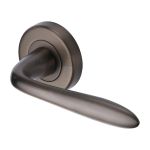 Heritage Brass - Sutton Door Handle on Round Rose