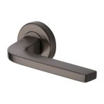 Heritage Brass - Bellagio Door Handle on Round Rose
