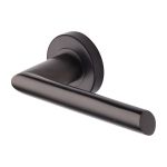 Heritage Brass - Mercury Door Handle on Round Rose