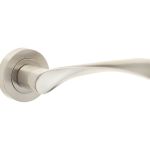 Jedo Comet Door Handles On Rose