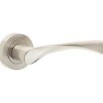 Jedo Comet Door Handles On Rose