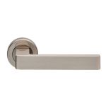 Sasso Lever on Rose