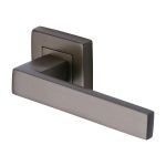 Heritage Brass - Delta Sq Door Handle on Square Rose