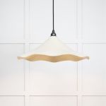 Smooth Brass Flora Pendant in Teasel