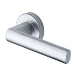 Heritage Brass - Poseidon Door Handle on Round Rose